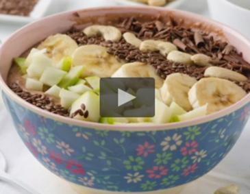 Nussige Smoothie-Bowl