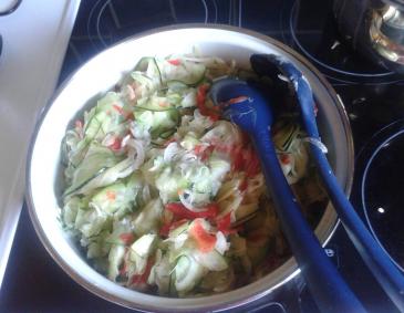 Zucchinisalat eingekocht