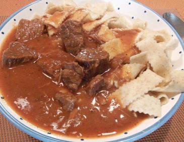 Hühnergulasch mit buntem Paprika Rezept - ichkoche