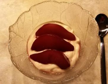 Rotweinbirnen mit Vanillecreme