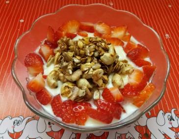 Erdbeer-Joghurt mit Crunchy
