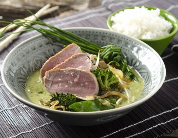 Grünes Thai-Curry mit geräuchertem Schweinefilet