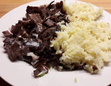 Gyrospfanne mit Langkornreis und Tzatziki