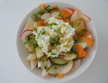 Knackiger Apfel-Gemüse-Salat