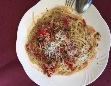 Spaghetti aglio e olio "Tirolese"