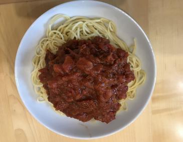 Spaghetti mit Paprika-Tomaten-Chilisauce