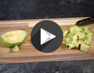 Video - Avocado schälen und schneiden