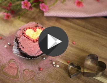 Video - Herz-Cupcakes mit Puddingfüllung