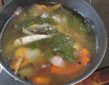 Griechische Fischsuppe (Kakavia)
