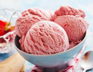 Erdbeer-Mascarpone-Eis