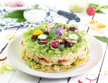 Klassische Schichtsalat-Torte