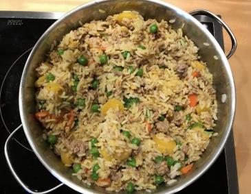 Kurkuma Reis mit Faschiertem und Gemüse