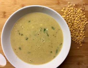 Linsensuppe mit Joghurt und Limette