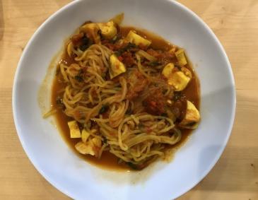 Spaghetti mit Kräuterseitlingen in Tomaten-Currysauce