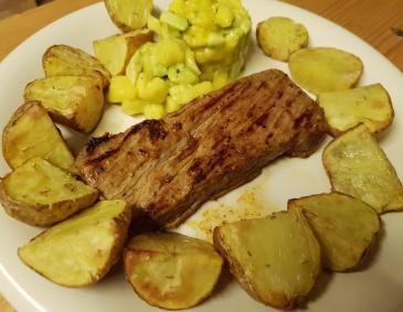 Steak mit Mango-Avocado Salsa