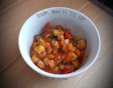 Gemüse-Curry mit Kichererbsen