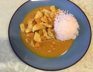 Hühnergeschnetzeltes mit Mango in Currysauce