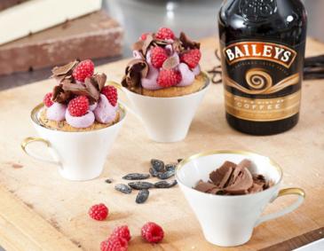 „Für die Dancing Queen” Baileys Coffee Cupcake mit Tonkabohne