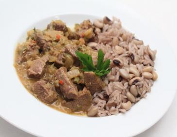 Jamaikanisches Lammcurry in Rumsauce