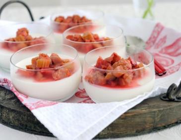 Rhabarber Panna Cotta