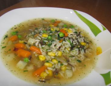 Gemüse-Reis-Suppe
