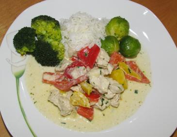 Putengeschnetzeltes mit Karfiol, Brokkoli und Reis