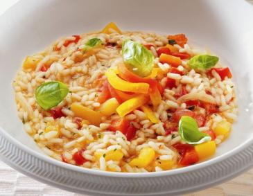 Risotto mit gelben und roten Paprika
