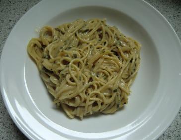 Vegane Käse-Kräuter-Spaghetti