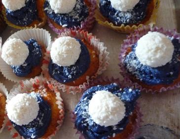 Blaue Kokos-Cupcakes