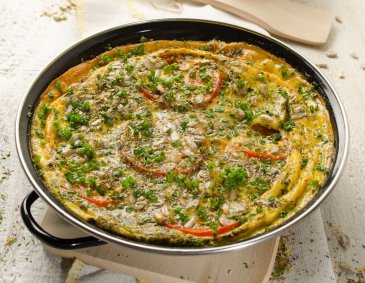 Sojasprossen-Omelette mit Paradeisern