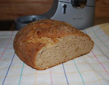 Roggen-Buttermilch-Nuss-Brot