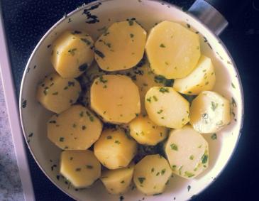Schnelle Petersilkartoffeln