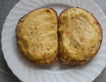 Brot mit geschmolzenem Käse