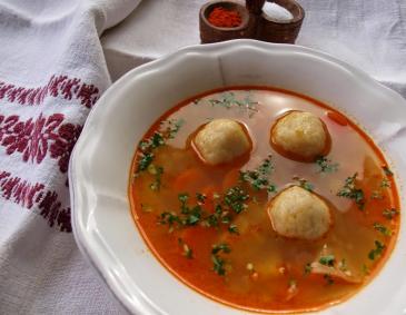 Kartoffelknödel-Suppe