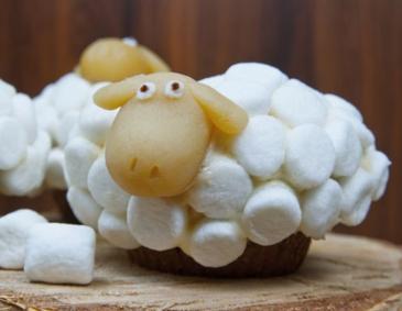 Marshmallow-Schaf-Cupcakes