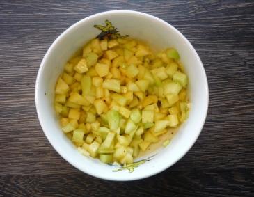 Scharf-süßer Gurkensalat