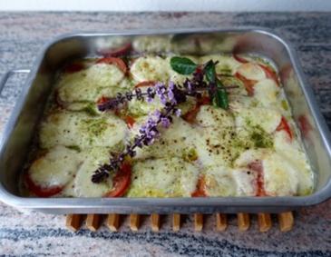Überbackene Polenta mit Tomaten und Mozzarella