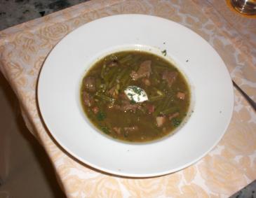 Grüne Bohnensuppe mit Fleisch