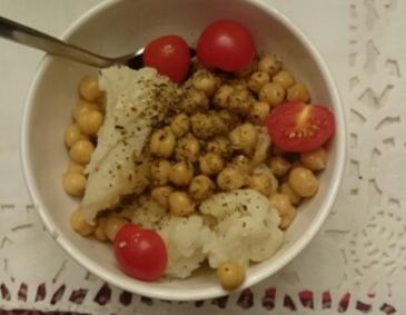 Karfiol mit Kichererbsen