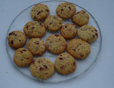 Nuss-Kekse mit Cranberries