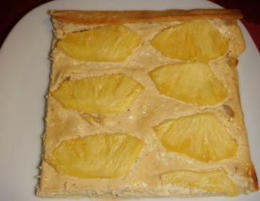 Süßer Topfen-Ananas-Flammkuchen