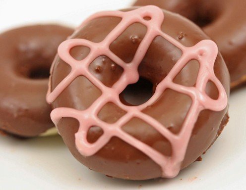 Donuts mit Schokolade und Punsch