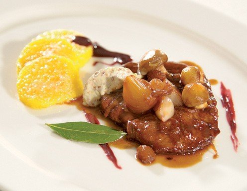 Uhudler-Rostbraten mit Polentaschnitten