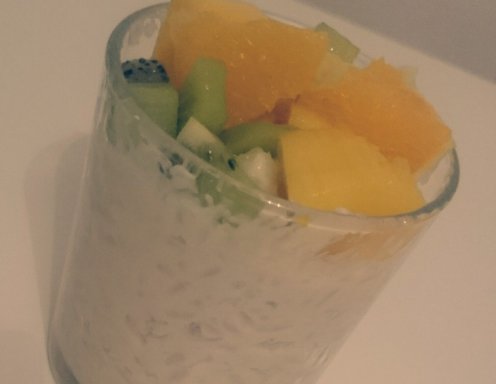 Kokosmilchreis mit Früchten