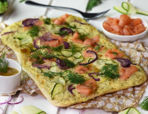 Flammkuchen Mit Lachs Und Zucchini Rezept Ichkoche At