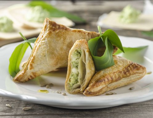 Blätterteigecken mit Bärlauch-Feta-Füllung Rezept
