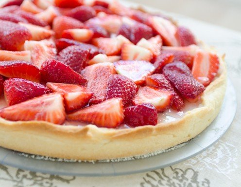 Joghurtmousse-Torte mit Erdbeeren