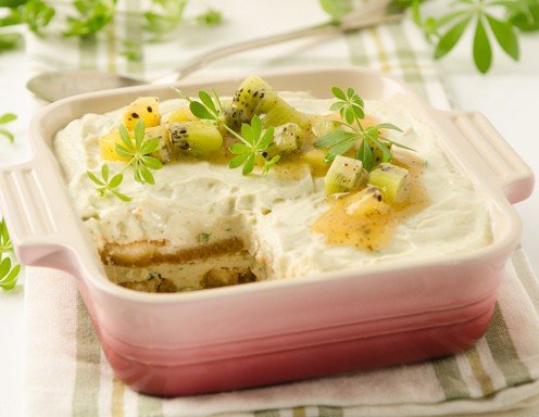 Waldmeister-Tiramisu mit Kiwiragout