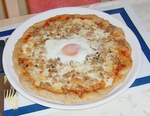 Pizza Tonno (mit Dinkelvollkornteig)