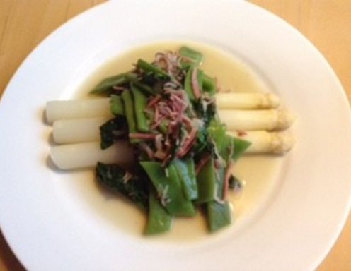 Spargel Mit Bohnen Blattspinat Gemuse Und Speck Rezept Ichkoche At